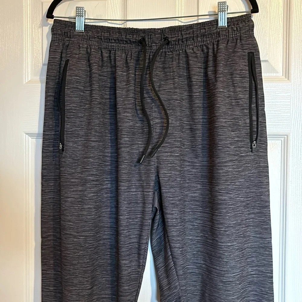 Legend men’s dark gray jogger track pants size large